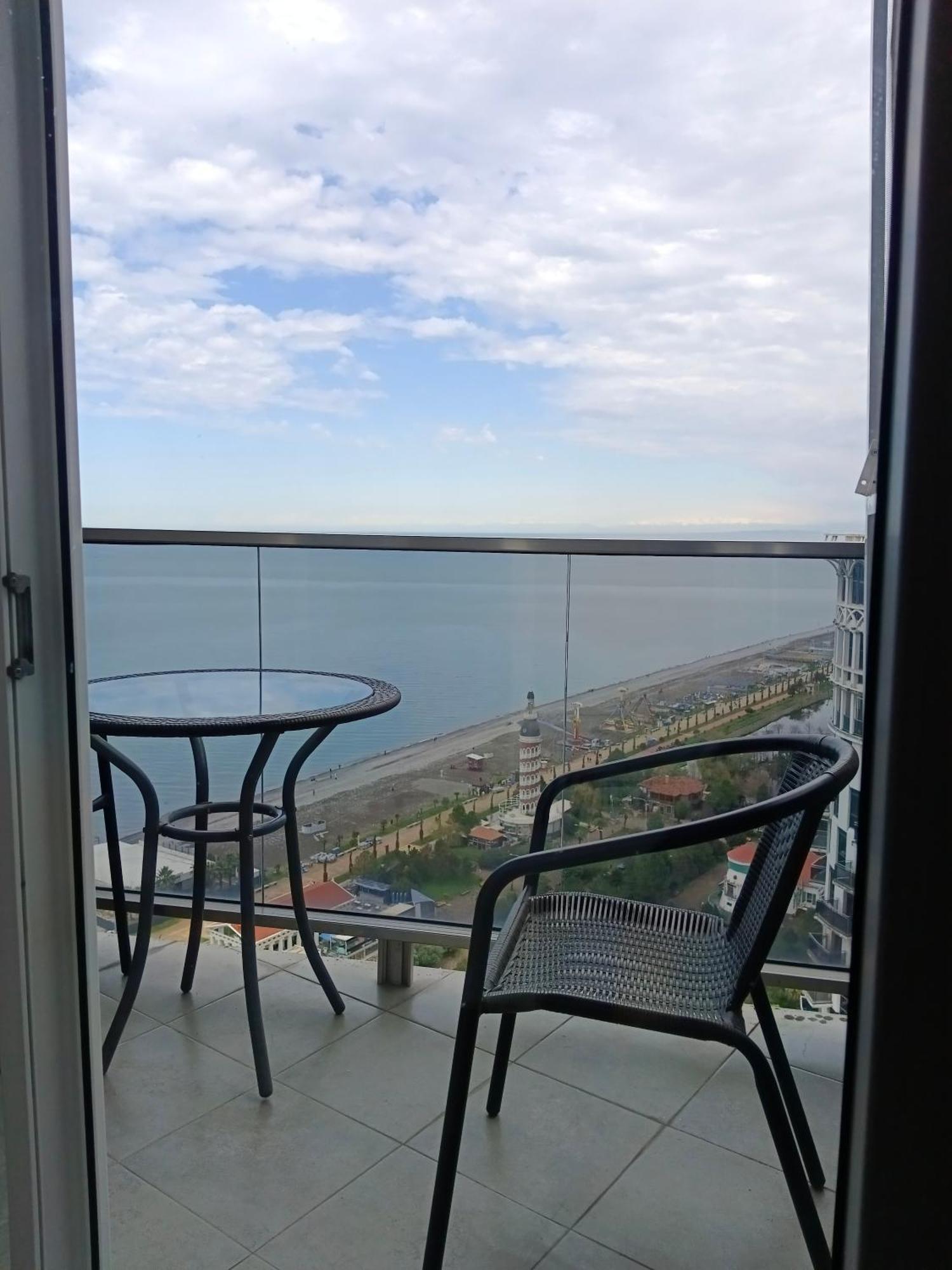 Orbi Sea Towers-Sea View Apartment Батуми Екстериор снимка