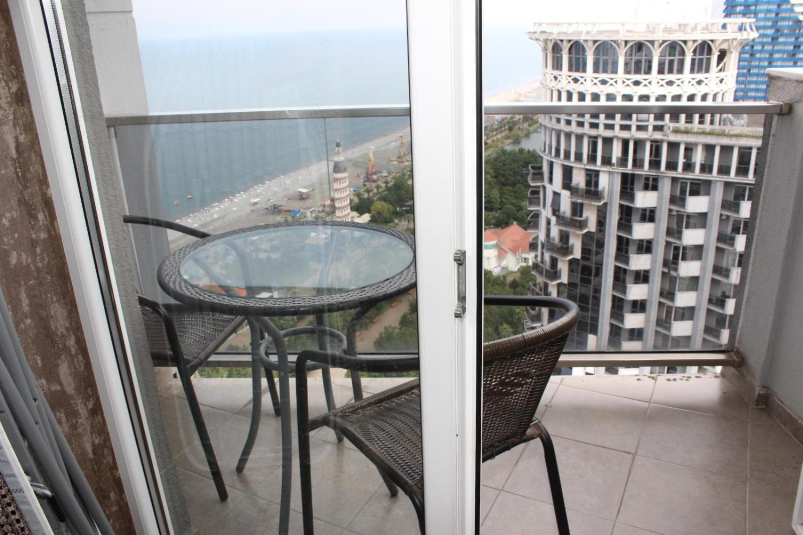 Orbi Sea Towers-Sea View Apartment Батуми Екстериор снимка